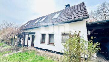 Natur pur – Einfamilienhaus am Ortsrand mit großem Grundstück, Carport und Terrasse 34355 Staufenberg , Niedersachs, Einfamilienhaus
